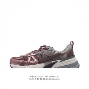 Nike 耐克 V2K Run 减震防滑 复古低帮跑步鞋 超火复古跑鞋，采用太空革组合呼吸网眼布鞋面材质，搭载正确4层组合底模，嵌入tpu加固稳定模块,双层md