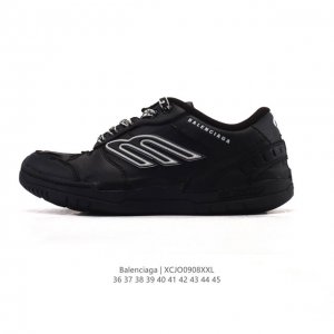 Balenciaga 巴黎世家 Hamptons Worn Out 18代 手工做旧款 牛皮革 复古圆头系带低帮休闲鞋 码数：36-45 编码：Xcjo0908