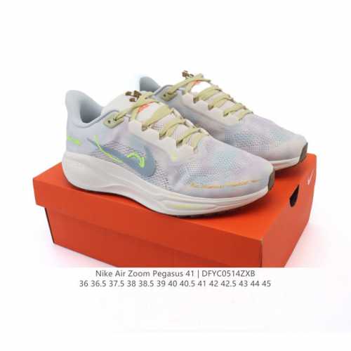 颠覆式升级！Nike 飞马新鞋 触感柔软，质感升级！随着“耐克 蓝图 系列”在巴黎的盛大发布，全新一代 登月41代 Nike Pegasus 41运动老爹鞋也正