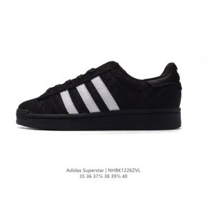 阿迪达斯 新款 Adidas Superstar 三叶草 经典贝壳头系列 新款休闲板鞋潮流女士运动鞋 。鞋面织物材质 标志性的贝壳鞋头，锯齿三条纹，简约的线条。
