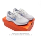 耐克 Nike Revolution 7 Wide 公路跑步鞋 宽版 厚底增高老爹鞋透气网面运动鞋。采用柔软缓震设计，具有出色支撑力，为你开启跑步新境界。这款公