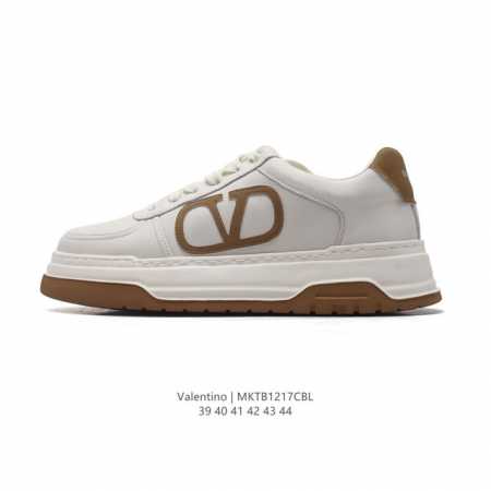 公司级 Valentino华伦天奴 Open Skate 系带板鞋男士运动鞋 。给家人们推荐一款时尚板鞋，到手感觉质感挺好，配色比较清新，四季穿都合适。这款鞋子 - 点击图像关闭