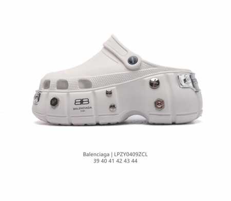 Balenciaga 巴黎世家 男女士厚底增高包头凉拖鞋 沙滩鞋 走秀新款金属柳丁洞洞鞋休闲凉鞋 类型：男鞋 Size：39-44 编码：Lpzy0409Zcl - 点击图像关闭