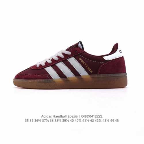 阿迪达斯 Adidas Handball Spezial 三叶草学院风复古休闲板鞋 德训鞋 橡胶底柔软皮革经典运动鞋板鞋。圆头、缝合拼接设计、正面绑带、鞋舌部位