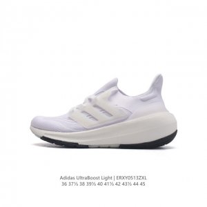 阿迪达斯 .老爹鞋 全新adidas Ultra Light Boost 系列超轻升级，10周年新一代缓震运动跑鞋。在阿迪达斯boost跑鞋面世十周年之际，阿迪