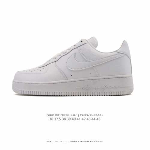 耐克 Nike Air Force 1 '07 Low 空军一号含气垫 低帮 小白鞋 百搭厚底增高休闲运动板鞋。柔软、弹性十足的缓震性能和出色的中底设计，横跨复