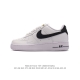 头层皮 耐克 Nike Air Force 1 '07 Low 空军一号含气垫 小白鞋 低帮百搭厚底增高休闲运动板鞋。柔软、弹性十足的缓震性能和出色的中底设计，