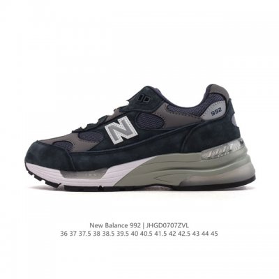 公司级 新百伦New Balance 992 复古风格简约经典舒适百搭时尚休闲鞋缓震透气跑步鞋。鞋面采用猪皮革与织物相结合，尼龙网布在拼接工序上极为繁复，彰显质