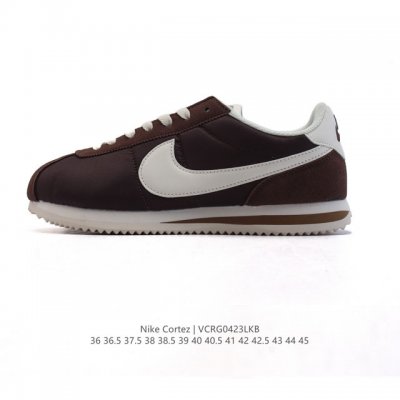 Nike Classic Cortez Nylon 耐克阿甘鞋男女子运动鞋。秉承元年款经典风格，糅合防水鞋面设计，令双足保持干爽舒适。防水锦纶鞋面强势抵御风雨侵