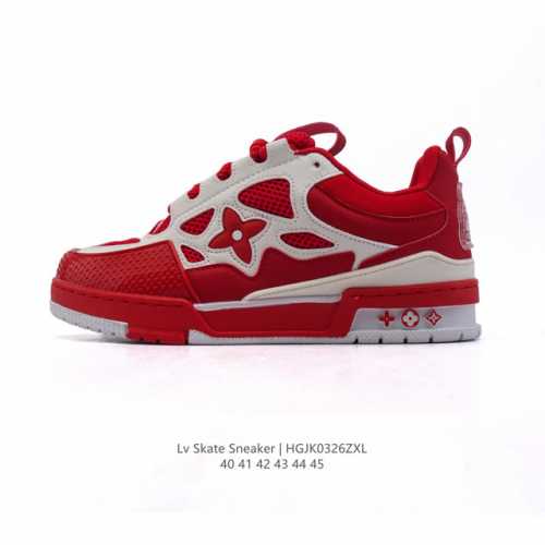160 lv Skate Sneaker 路易威登 2025年新款运动板鞋 蛇年限定 春夏秀场初次亮相，此次以粒面牛皮革焕新呈现。加垫鞋领和鞋舌援引滑板鞋设计，