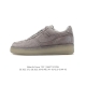 耐克 Nike Air Force 1 '07 Low 空军一号含气垫 小白鞋 低帮百搭厚底增高休闲运动板鞋。柔软、弹性十足的缓震性能和出色的中底设计，横跨复古