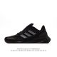 阿迪达斯Adidas Pureboost 23W阿迪简约轻便透气爆米花休闲跑鞋。鞋款保持独特造型以及S型后跟设计 两侧支撑条提供安全稳定的支撑作用,后跟支撑片采