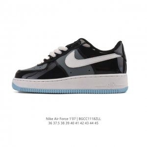 耐克 Nike Air Force 1 '07 Low 空军一号含气垫 低帮 小白鞋 百搭厚底增高休闲运动板鞋。柔软、弹性十足的缓震性能和出色的中底设计，横跨复