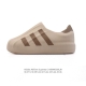 110 阿迪达斯 Adidas Originals Adifom Superstar 木屐鞋 沙滩鞋 鸭鸭鞋 潮男女休闲运动板鞋。鞋子由 50% 的天然和可再生