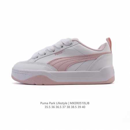 puma 彪马 女运动板鞋，原楦原纸版开发版型，采用环保纤维革组合翻毛皮饰片鞋面材质，外置耐磨橡胶大底蕾哈娜同系面包鞋太好看了！彪马Puma Park Life - 点击图像关闭