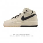 公司级 耐克 Nike Air Force 1 '07 空军一号含气垫 小白鞋 秋冬新款 中帮魔术贴 百搭厚底增高休闲运动板鞋。柔软、弹性十足的缓震性能和出色的