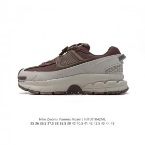 公司级耐克nike Zoom Vomero Roam 马拉松复古跑五代休闲运动慢跑鞋 厚底增高老爹鞋。采用环保纤维革饰片组合网眼布鞋面材质 升级正确后跟tpu加