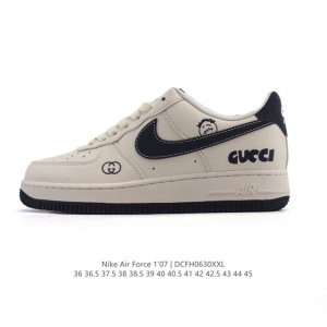 公司级 耐克 Nike Air Force 1 '07 Low 空军一号含气垫 小白鞋 低帮百搭厚底增高休闲运动板鞋。柔软、弹性十足的缓震性能和出色的中底设计，