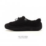 新品 Ugg 一脚蹬保暖拖鞋毛绒休闲鞋 秋冬新款轻盈舒适耐磨透气 低帮棉鞋 复古休闲运动鞋设计风格：一脚蹬款式，毛绒鞋面，兼具保暖性与休闲时尚感，适合冬季居家或