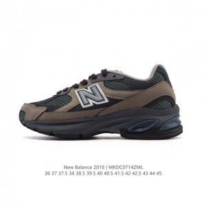 公司级 新百伦 New Balance2010英产做旧鞋款纯色绒运动鞋 厚底增高老爹鞋。此复刻经典鞋款，加入当下大热的户外元素，以曾经篮球鞋款型式样加以打造鞋款