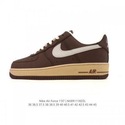 耐克 Nike Air Force 1 '07 Low 空军一号含气垫 低帮 小白鞋 百搭厚底增高休闲运动板鞋。柔软、弹性十足的缓震性能和出色的中底设计，横跨复