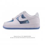真标 耐克 Nike Air Force 1 '07 Low 空军一号含气垫 小白鞋 低帮百搭厚底增高休闲运动板鞋。柔软、弹性十足的缓震性能和出色的中底设计，横