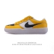 真标 耐克Nike Sb Force 58 运动滑板鞋。这是一款将前沿创新带入街头的单品，它具有硫化杯底，具有出色的耐用性和灵活性。使用柔软皮革拼接，在饰面上放