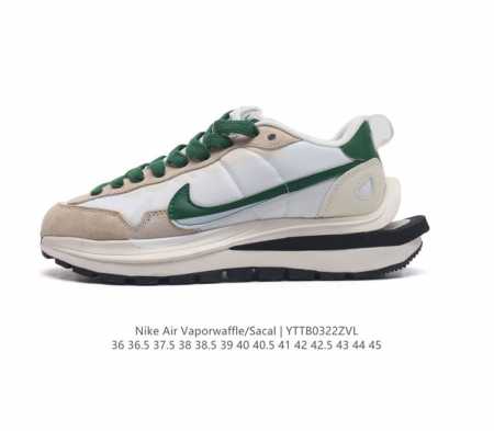 耐克 Sacai X Nike Vaporwaffle 华夫三代3.0 走秀重磅联名款运动鞋 鞋款由pegasus与vaporfly两款鞋型的设计元素共同构建 - 点击图像关闭