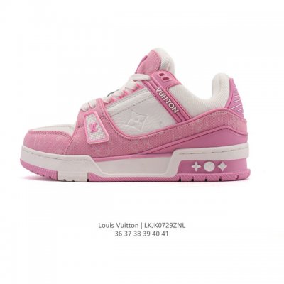 公司级 路易威登 Louis Vuitton Lv路易威登板鞋 时尚运动鞋潮厚底增高男女鞋。舒适防滑底和百搭性霸屏整个时尚娱乐圈，细节调整完美主义！采用柔软皮革
