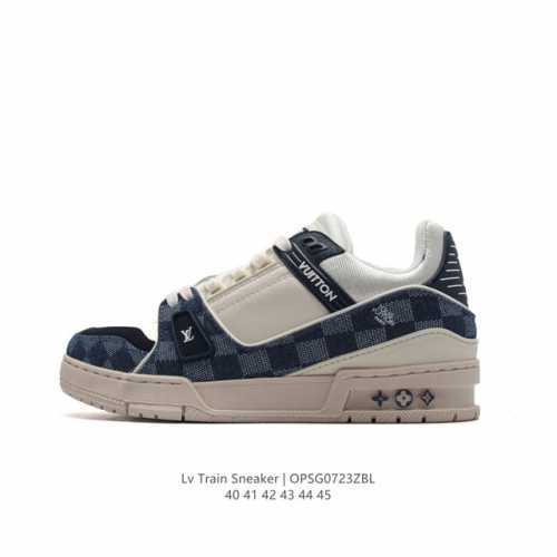 路易威登 Louis Vuitton Lv路易威登板鞋 时尚运动鞋 潮厚底增高鞋 。舒适防滑底和百搭性霸屏整个时尚娱乐圈，细节调整完美主义！鞋面采用柔软皮革鞋面