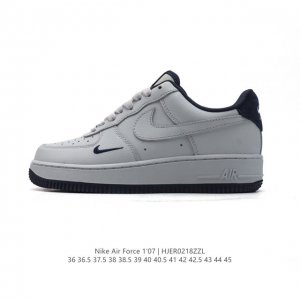 耐克Nike Air Force 1 Low 空军一号 Af1 小白鞋 低帮百搭厚底增高休闲运动板鞋。柔软、弹性十足的缓震性能和出色的中底设计，横跨复古与现代的
