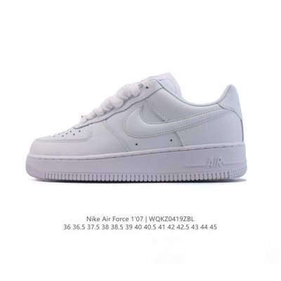 耐克 Nike Air Force 7 Low 空军一号含气垫 小白鞋 低帮百搭厚底增高休闲运动板鞋。柔软、弹性十足的缓震性能和出色的中底设计，横跨复古与现代的