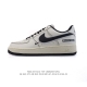 耐克 Nike Air Force 1 '07 Low 空军一号含气垫 小白鞋 低帮百搭厚底增高休闲运动板鞋。柔软、弹性十足的缓震性能和出色的中底设计，横跨复古