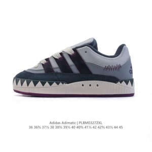 160 阿迪达斯 Adidas Adimatic 马蒂奇系列低帮复古鲨鱼面包鞋运动休闲滑板板鞋。整个鞋面由牛皮革制成，搭配品牌标志性大尺寸三条纹 Logo，超宽