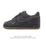 耐克 Nike Air Force 1 '07 Low 空军一号含气垫 低帮小白鞋 百搭厚底增高休闲运动板鞋。柔软、弹性十足的缓震性能和出色的中底设计，横跨复古