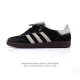 真标 阿迪达斯 德训鞋 经典复古低帮休闲运动慢跑鞋Wales Bonner X Adidas 2025 全新秋冬系列联名鞋款 织物鞋面经典运动板鞋。该鞋超大鞋舌