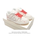 真标 耐克 男女鞋 Nike Dunk Low 运动鞋复古板鞋，尽情迈步，彰显个性风采。采用柔软皮革鞋面，经久耐穿，塑就如元年款 Dunk 般的复古质感。全掌型