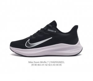 公司级 耐克 Nike Zoom Winflo 7 登月7代 跑鞋透气缓震疾速跑鞋 采用透气网眼鞋面搭配外翻式鞋口 为脚跟区域营造出色舒适度 而在鞋底部分 搭载