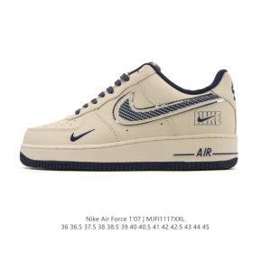 公司级 耐克 Nike Air Force 1 '07 Low 空军一号含气垫 小白鞋 中帮百搭厚底增高休闲运动板鞋。柔软、弹性十足的缓震性能和出色的中底设计，