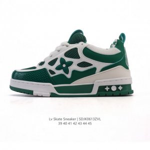 公司级 Lv Skate Sneaker 路易威登 2025年新款运动板鞋 闪钻 蛇年限定 春夏秀场初次亮相，此次以粒面牛皮革焕新呈现。加垫鞋领和鞋舌援引滑板鞋