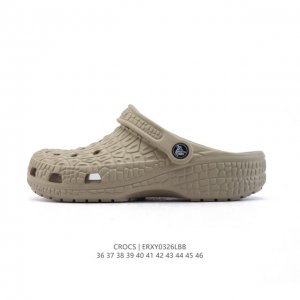 70 【新款】Crocs/卡骆驰 鳄鱼纹鞋面运动 休闲 沙滩 包头 拖鞋 经典洞洞鞋 家居凉拖鞋 一式两用！ Crocs的鞋子采用了其专利材料——Croslit