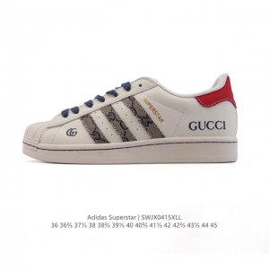 公司级 阿迪达斯 Adidas Superstar 三叶草经典贝壳头系列 新款休闲板鞋潮流男女士运动鞋。鞋面柔软皮革材质 标志性的贝壳鞋头，锯齿三条纹，简约的线