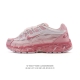 耐克 Nike 女子休闲运动鞋 P-6000Premium 轻便舒适透气防滑缓震耐磨跑步鞋。P-6000 是一款植根于 2000 年代风格的混合款式，让人想起去