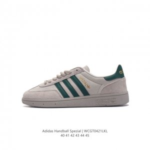 阿迪达斯 Adidas Handball Spezial 三叶草学院风复古休闲板鞋 德训鞋 橡胶底柔软皮革经典运动鞋男士板鞋。圆头、缝合拼接设计、正面绑带、鞋舌