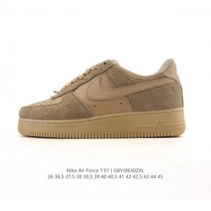 耐克 Nike Air Force 1 '07 Low 空军一号含气垫 小白鞋 低帮百搭厚底增高休闲运动板鞋。柔软、弹性十足的缓震性能和出色的中底设计，横跨复古