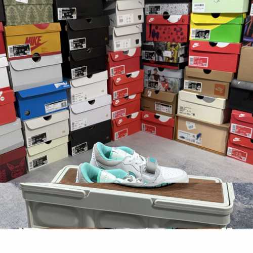 外贸专供特价结算“312” 轰炸市场 #S版性价比 Air Jordan Legacy Aj312 低帮 鞋身采用了皮革材质打造 横跨鞋面的魔术贴十分吸睛 侧面