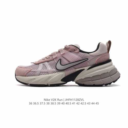 Nike 耐克 V2K Run 减震防滑 复古低帮运动跑步鞋 超火复古跑鞋，采用太空革组合呼吸网眼布鞋面材质，搭载正确4层组合底模，嵌入tpu加固稳定模块,双层