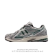公司级 新百伦 New Balance M1906系列 复古运动鞋单品宝藏老爹鞋款。作为nb最经典的档案鞋型之一，与2002一样，1906有着nb最成熟的技术加