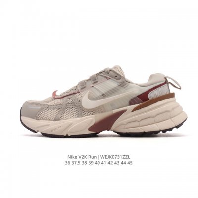 Nike 耐克 V2K Run 减震防滑 复古低帮运动跑步鞋 超火复古跑鞋，采用太空革组合呼吸网眼布鞋面材质，搭载正确4层组合底模，嵌入Tpu加固稳定模块,双层