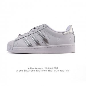 真标 阿迪达斯 Adidas Superstar 2025年新款鞋子 蛇年新款经典贝壳头系列 新款休闲板鞋潮流男女士运动鞋。鞋面柔软皮革拼接材质 标志性的贝壳鞋